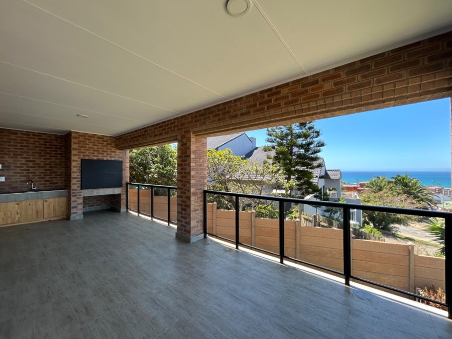 4 Bedroom Property for Sale in Wavecrest Eastern Cape